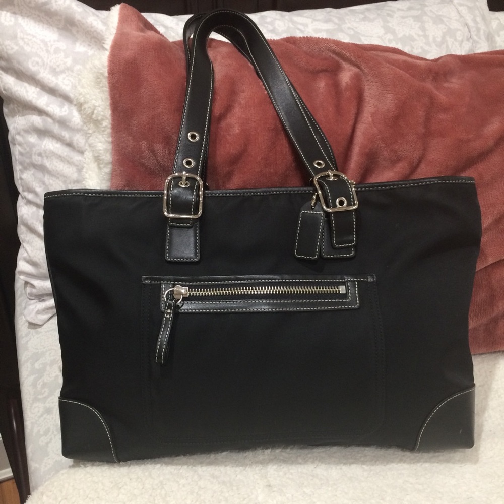 Coach bag 💯% authentic!!